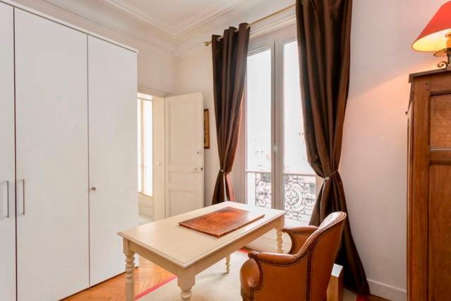 Charming Bedroom Paris Dış mekan fotoğraf